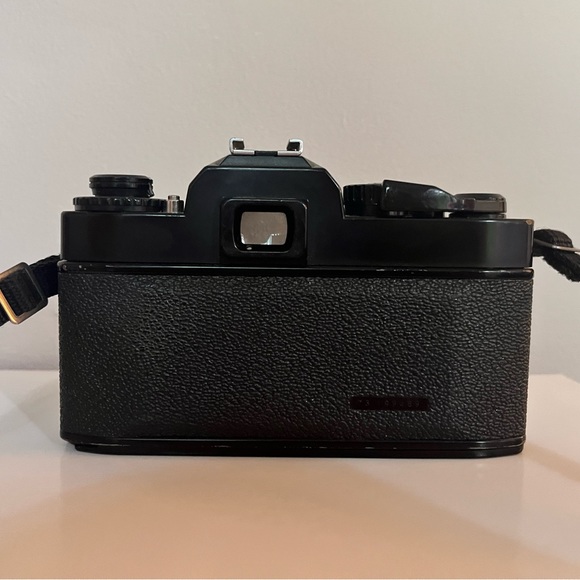 Vintage Film Camera - Ricoh KR-5 Super SLR with Rikenon 50mm f/2 Prime Lens - Picture 5 of 10
